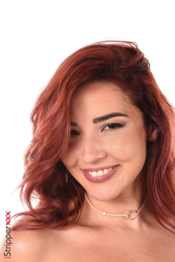 Agatha Vega - Playful In Pink - 3