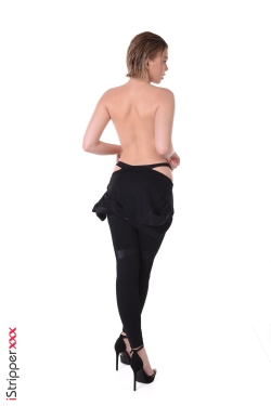 Ashby Winter - Unzip Exposure - 6