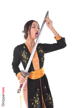 Lia Lin - Show Me Your Sword - 2