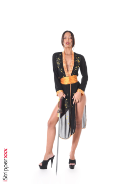 Lia Lin - Show Me Your Sword - 3